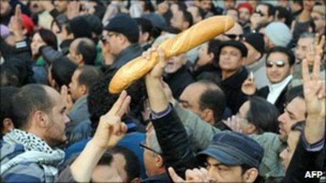 Protest reaches Tunis