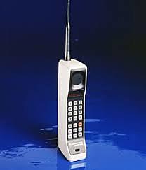 Primer servidor Web y primer teléfono Movil