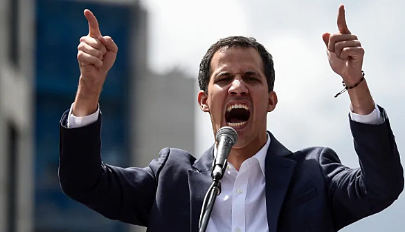 Guaido swears himself in here as interim president
