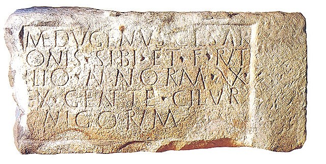 Modelo de escritura capital romana