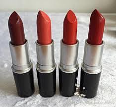 Primer labial con base giratoria