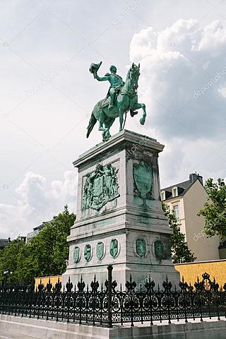 Standbeeld koning Willem II in luxemburg