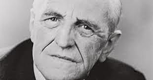 Nace Donald Winnicott