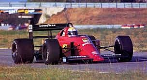 Ferrari introduce per la prima volta il cambio semiautomatico sulla 639.