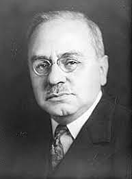 Nace Alfred Adler