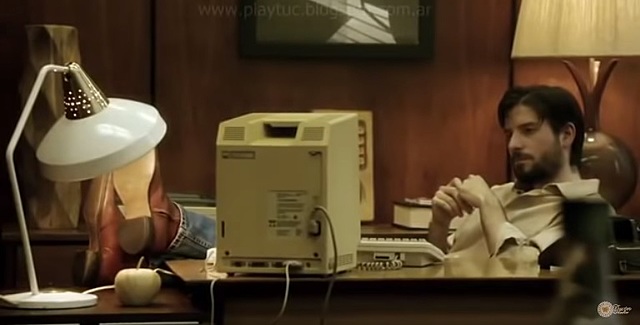 Construccion de la macintosh y nuevo director ejecutivo de Apple