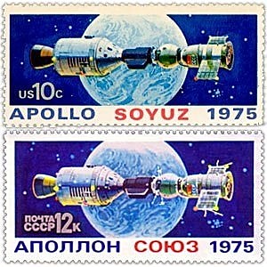 El Apollo 18(EEUU) se acopla a la Soyuz 19(URSS) y constituyen el primer proyecto de colaboracion conjunto