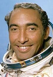 El cubano Arnaldo Tamayo se convierte en el primer latinoamericano que viaja el espacio.