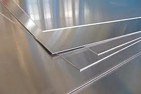 Henry Bessemer patentó un método más barato para fabricar acero en gran escala.