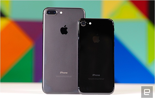 iPhone 7 and 7 Plus are released
