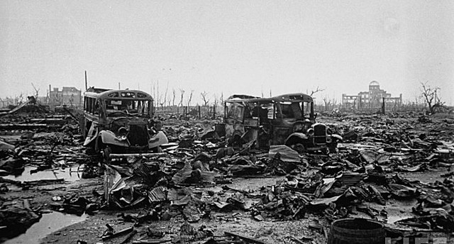 August 1945 / Atomic bombs dropped on Hiroshima and Nagasaki / Allied victories and conquests