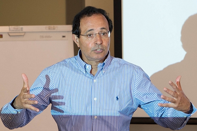 2000 David Simchi-Levi y su concepto de cadena de suministro.