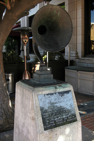 Peter L. Jensen, Edwin Pridham - First Practical application of Dynamic Driver Speakers