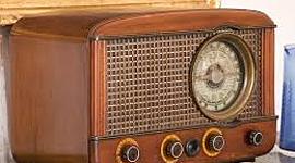 Timeline: La radio tambien se comercializa