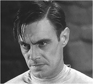 En Nápoles nace Víctor Frankenstein