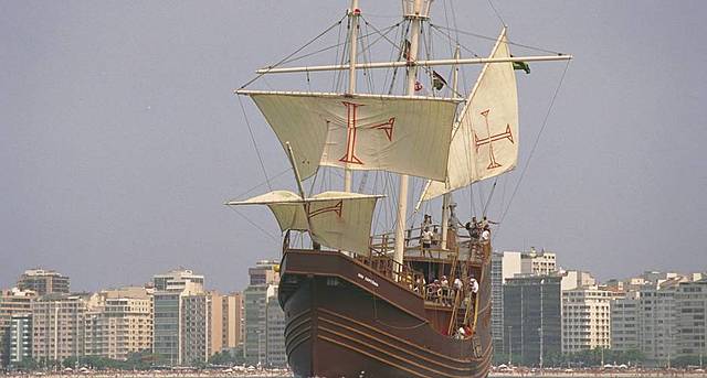 O país comemora os 500 anos do descobrimento.