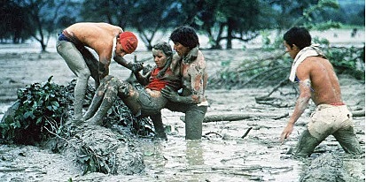 Armero is buried by an avalanche of mud.