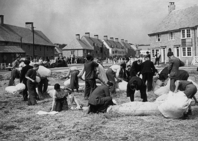 Alien internment transit camp opened – closed in October 1941