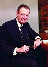 GE PRESIDENTE REGINALD JONES