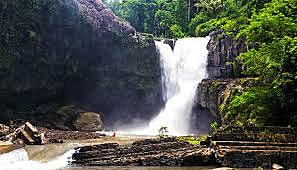 Indonesie: Tegenungan Waterval