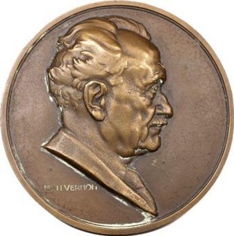 1904 History of radiotheray.