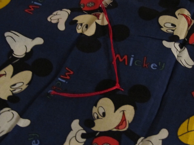 Tie Knots in the Thread