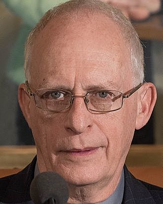 Oliver Simon D'Arcy Hart (1948 - ...). Premio Nobel