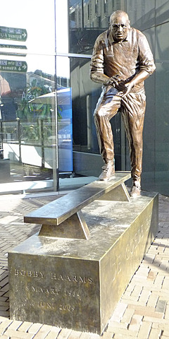 Standbeeld Bobby Haarms