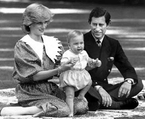 Princess Diana announced her first pregnancy.