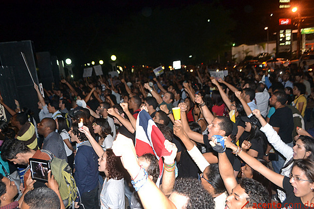 El pueblo lo aprueba.