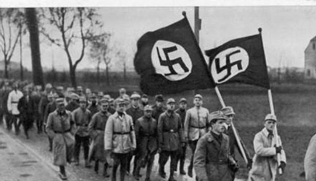 Fracasso na tentativa de golpe em Munique.