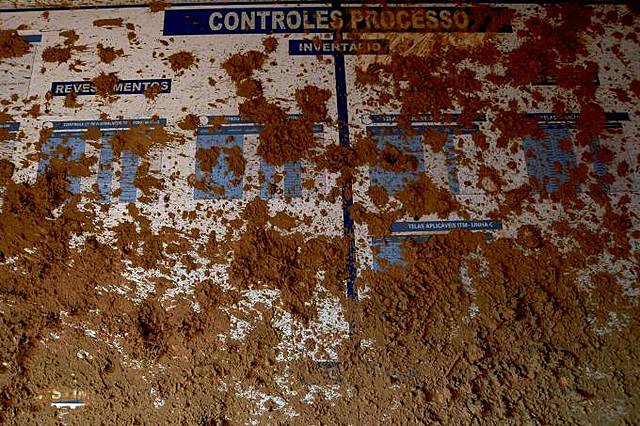 Irregularidades na barragem