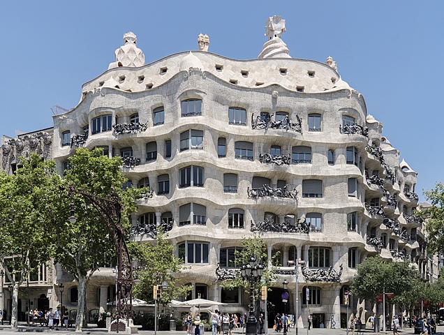 Casa Mila, Antoni Gaudi