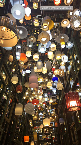 Through the wall, song dong