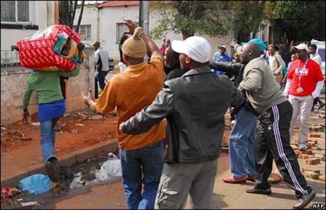 Tsosi"s father leaves the family
