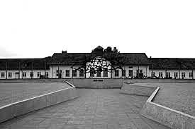 Continuação do Nazismo: Campos de concentração.