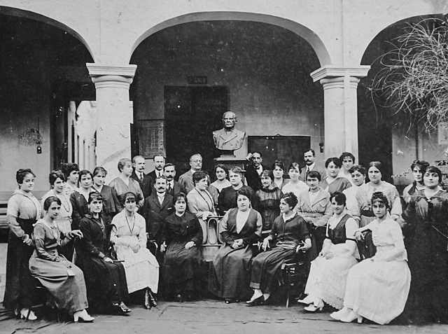 Origen del normalismo en la Argentina