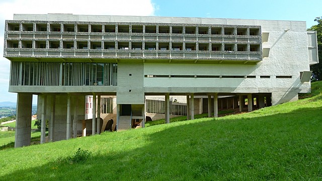 CORBUSIER - Convento La Tourette
