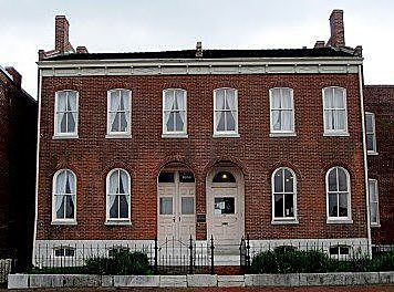 Moves to 2658a Delmar in St Louis