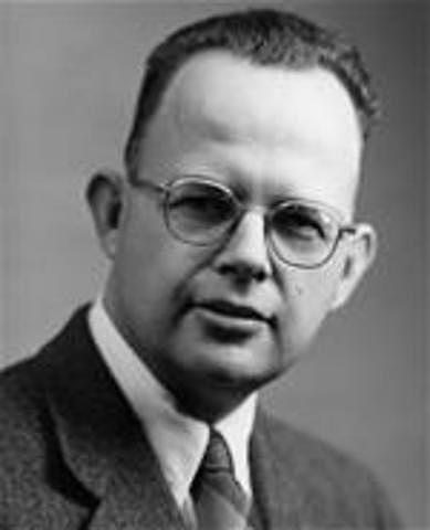 Cronbach: Definió la evaluación como el proceso de recopilación y utilización de la información para tomar decisiones.