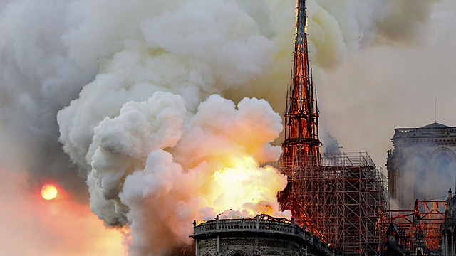 El incendio de notre dame