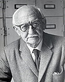 John Hutchinson Nacido el 7 de abril de 1884, Blindburn y falleció el 2 de septiembre de 1972, Londres