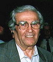 Armen Takhtajan Nacido el 10 de junio de 1910, Şuşa, Rusia y fallecido el 13 de noviembre de 2009, San Petersburgo, Rusia