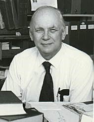 Arthur CronquistEl 22 de marzo de 1992 falleció el Dr. Arthur Cronquist y nació el 19 de marzo de 1919, San José, California, Estados Unidos