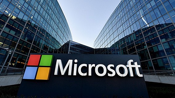 Retiró de las operaciones del día a día de Microsoft