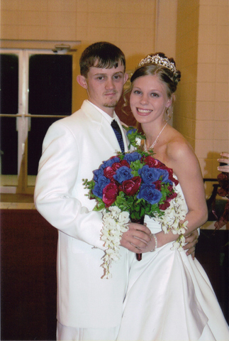I got married to my high school sweetheart, Heath!