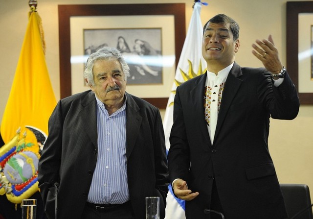 Mujica visita a Correa