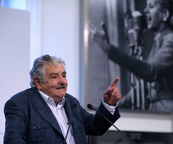 Baja popularidad en el cierre del año