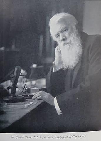 Joseph Swan Uses New Technology to Improve his Light Bulb