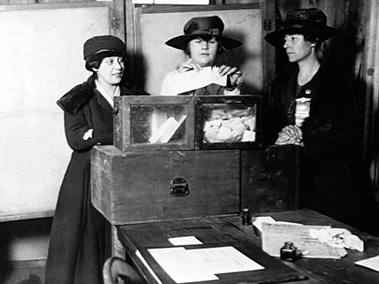 Las mujeres consiguen el Derecho al voto en Inglaterra